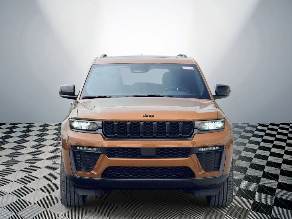 New 2026 Copper Shino Metallic Clear-Coat Exterior Paint Jeep Limited image 2