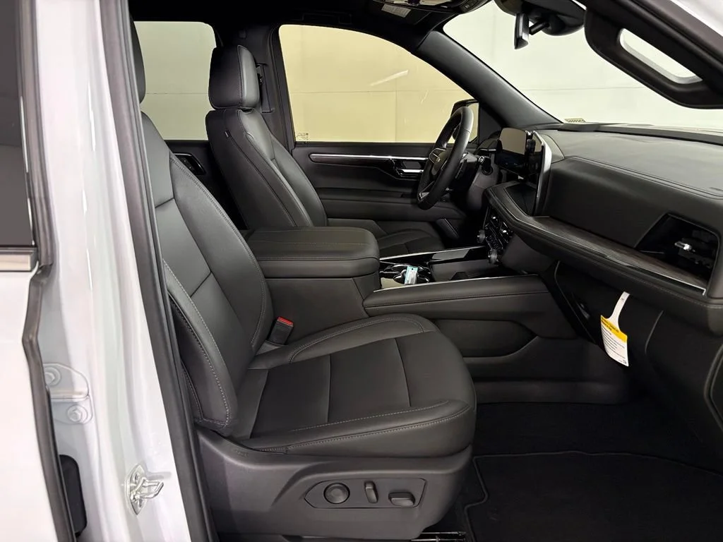 New 2026 Summit White Chevrolet LT image 51