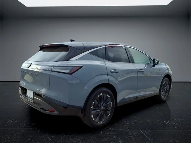 Used 2026 Gray Nissan Platinum image 3