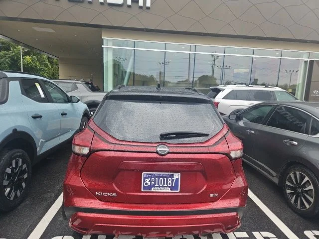 Used 2022 Red Nissan SR image 6
