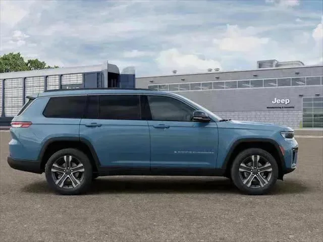 New 2027 Steel Blue Paint Jeep Limited image 24