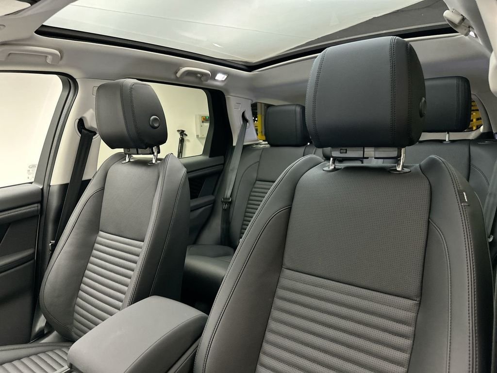 Used 2025 Fuji White Land Rover S image 10