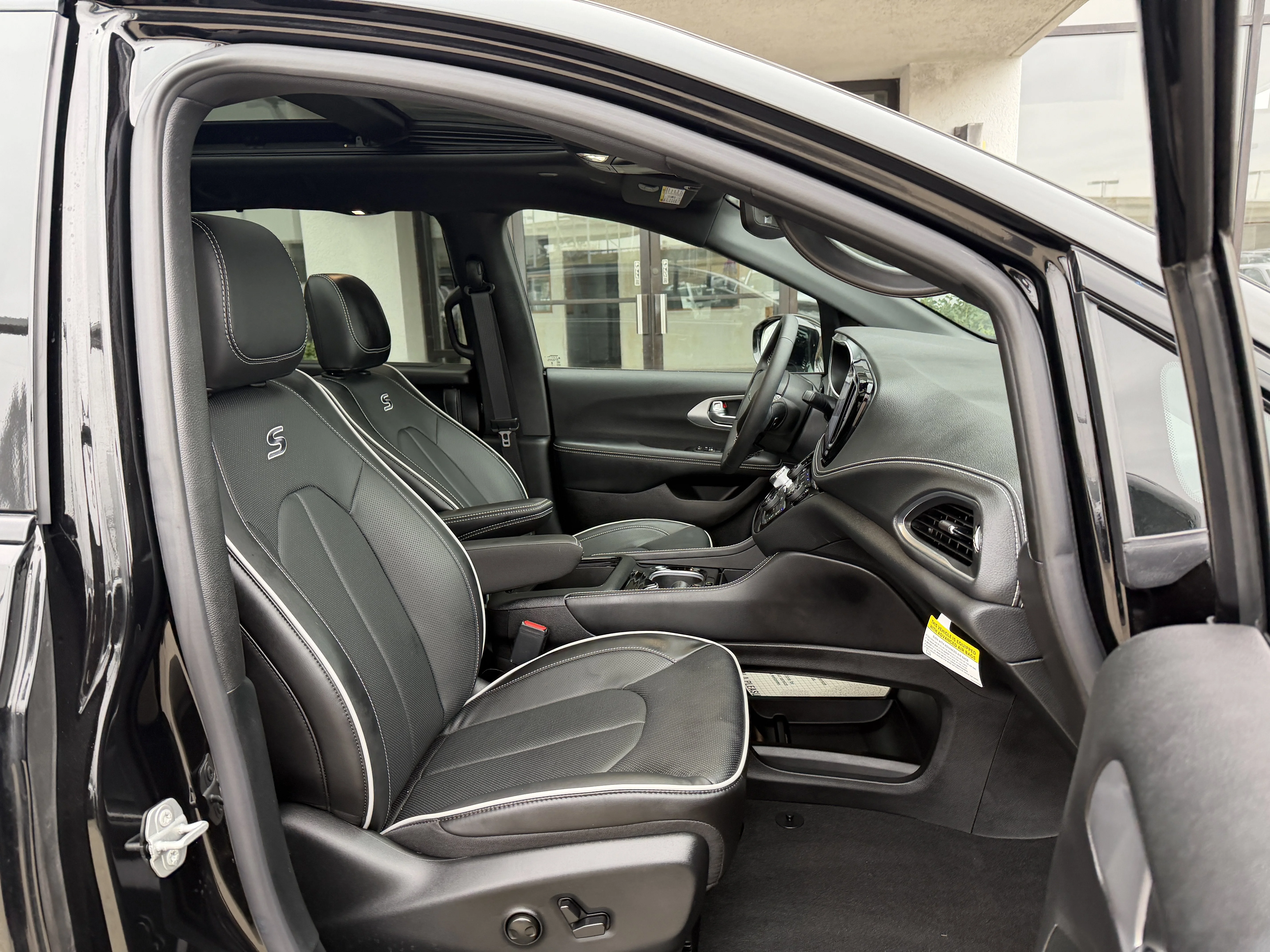2026 Chrysler Pacifica Limited - Photo 22