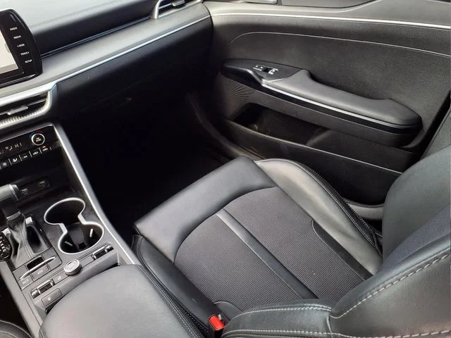 Used 2023 White Kia GT-Line image 16