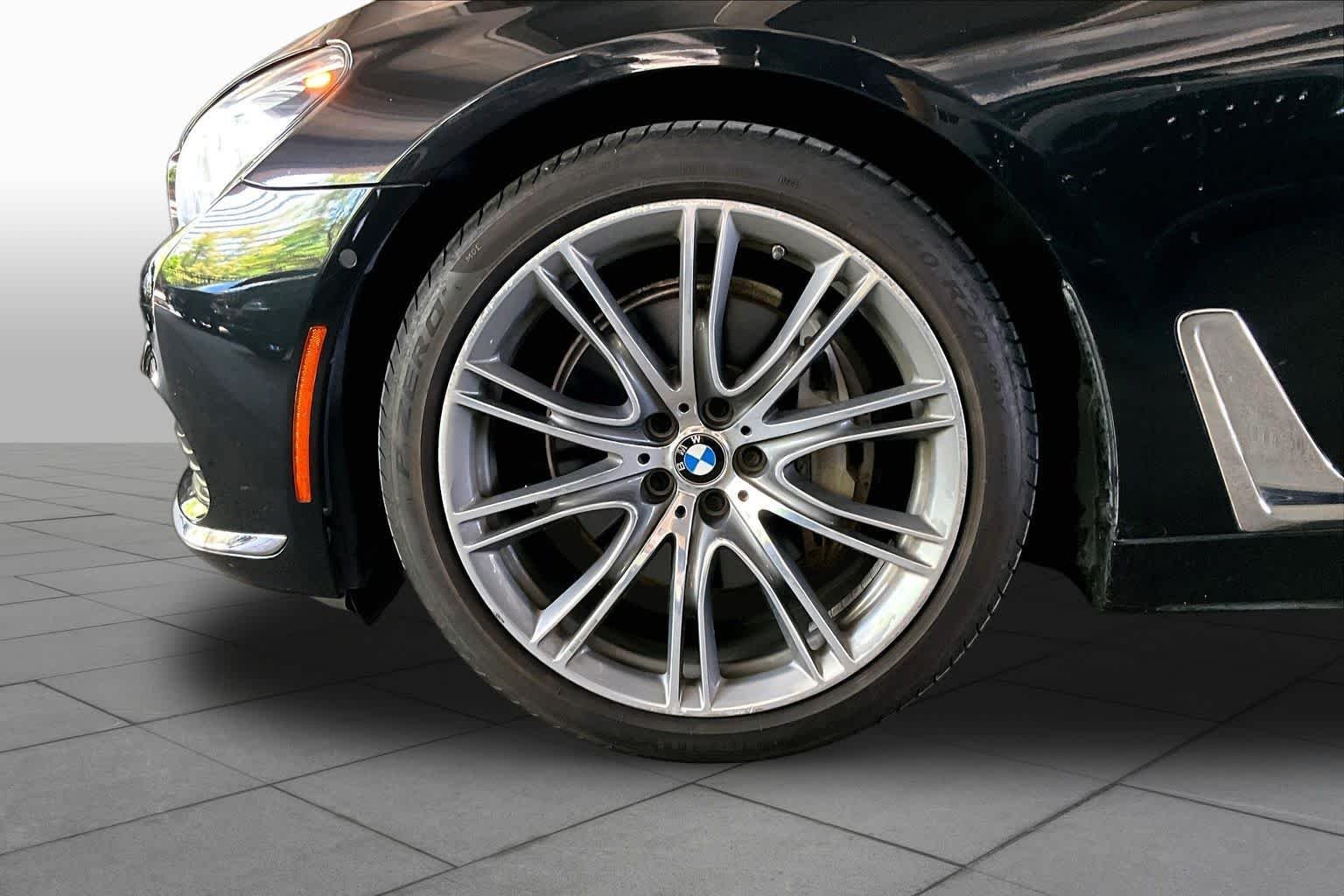Used 2018 Black Sapphire Metallic BMW 740i image 10