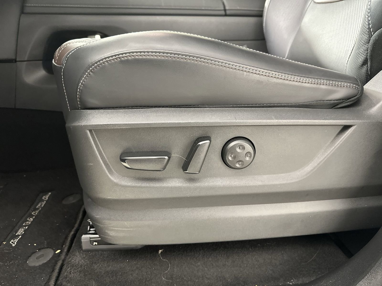 2025 Nissan Armada Platinum - Photo 12