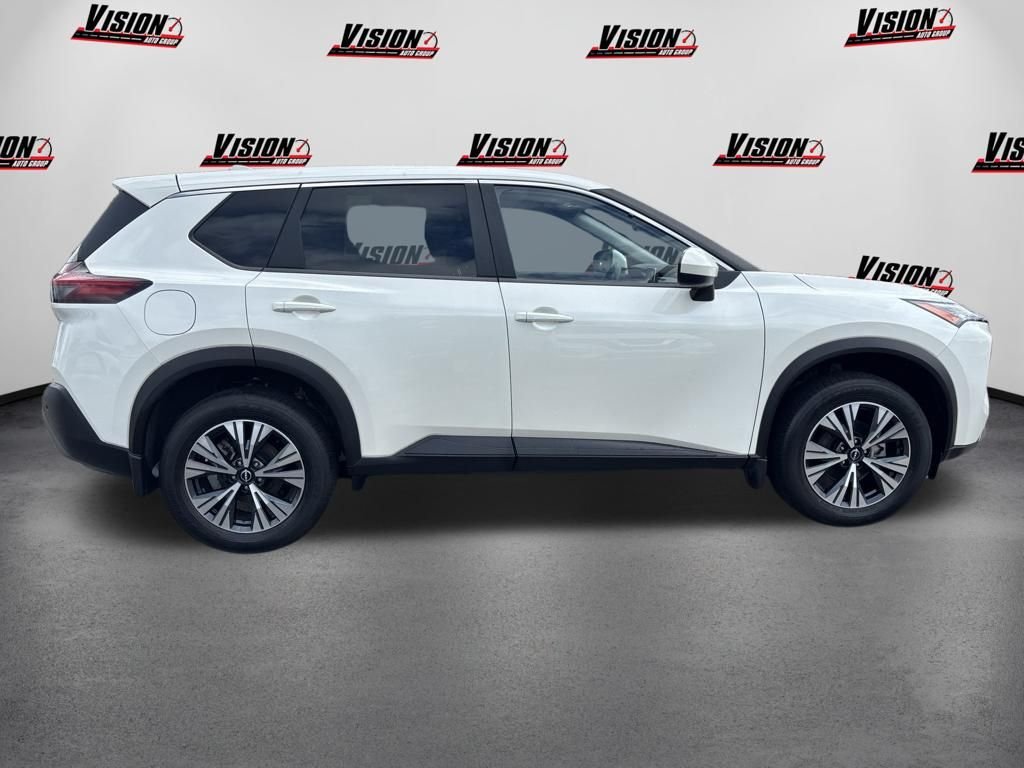 Used 2023 White Nissan SV image 4