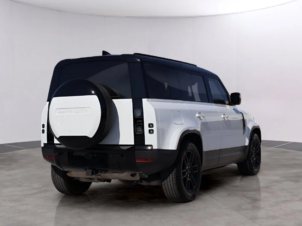 Certified Used 2026 Fuji White Land Rover S image 7