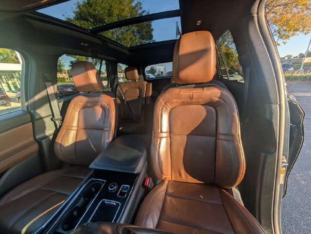 Used 2022 Blue Metallic Lincoln Reserve image 12