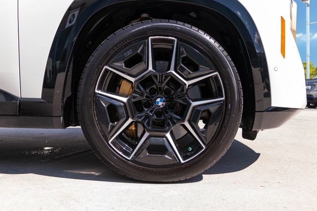 2023 BMW XM Base - Photo 13