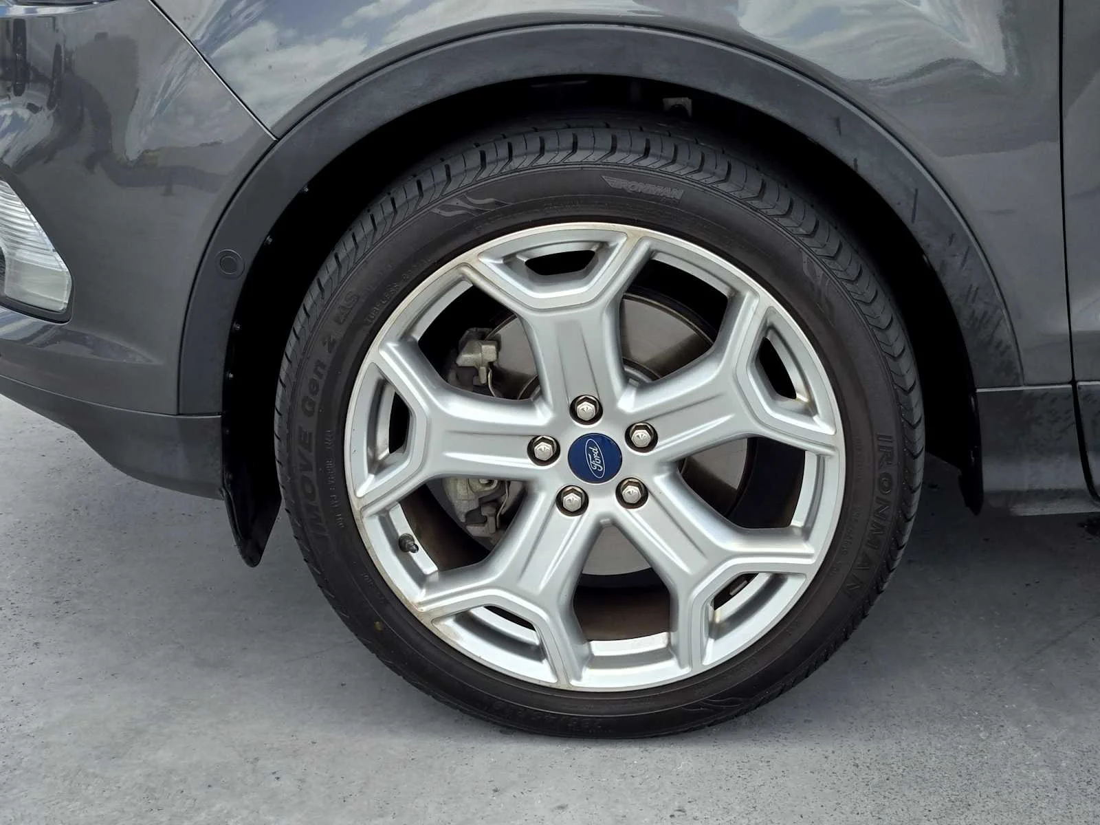 Used 2019 Magnetic Metallic Ford Titanium image 10