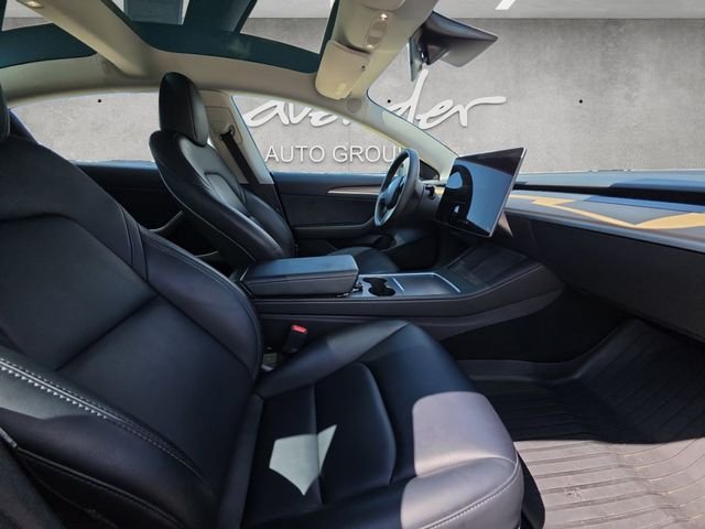 Used 2023  Tesla Base image 24