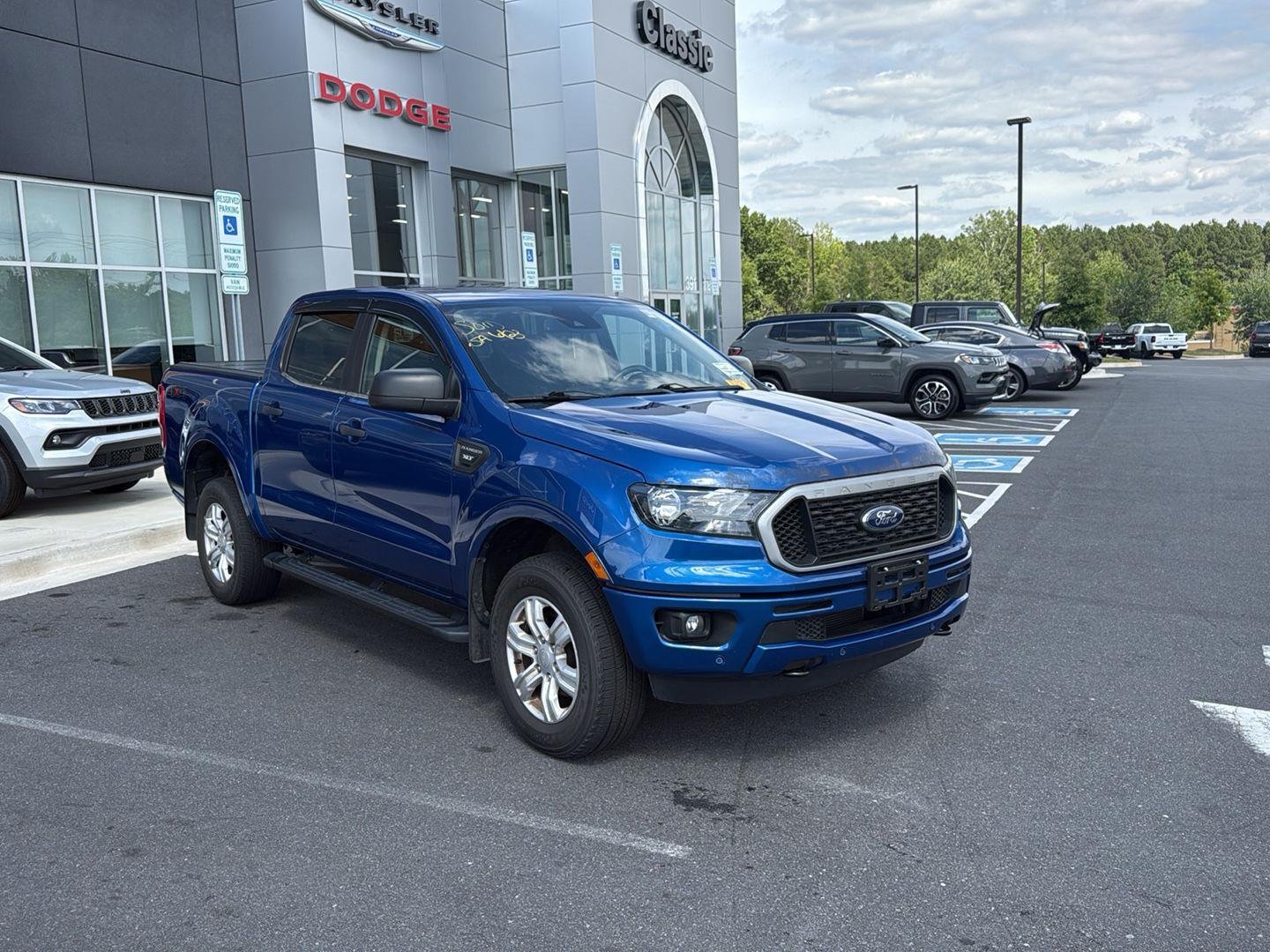 Used 2019  FORD  image 3