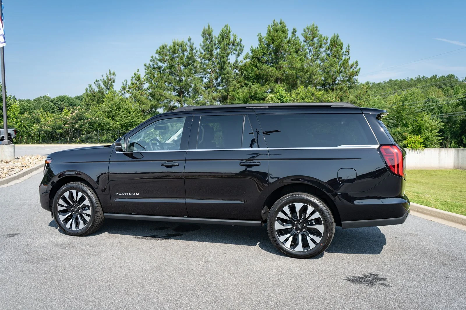New 2027 Black Ford Platinum image 14
