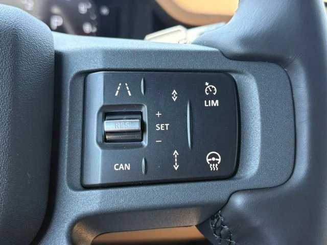 New 2026 Woolstone Green Land Rover X-Dynamic SE image 20