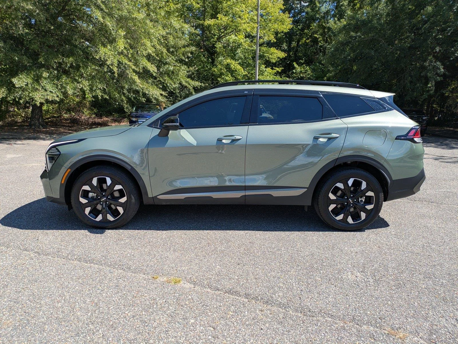 Used 2024 Jungle Green Kia X-Line image 7