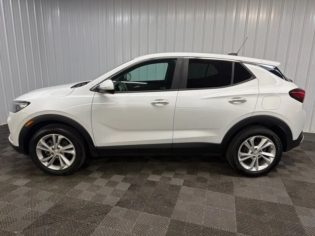 Used 2020 White Buick Preferred image 5