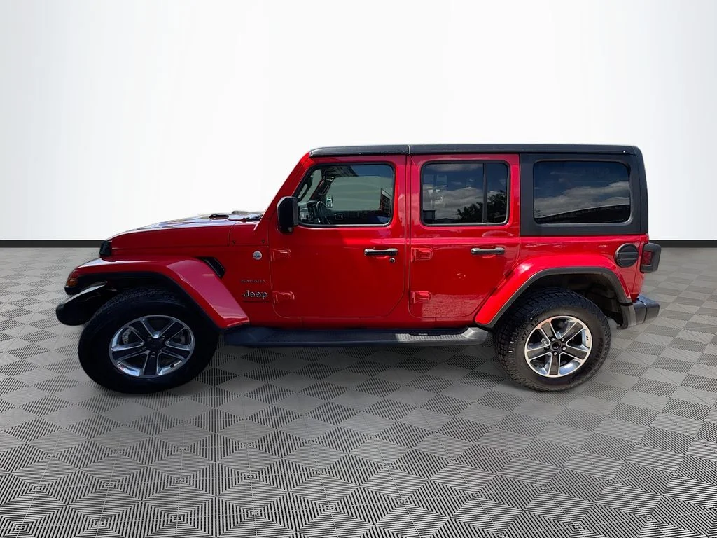 Used 2023 Red Jeep Sahara image 9