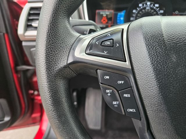 Used 2017 Red Ford SE image 19