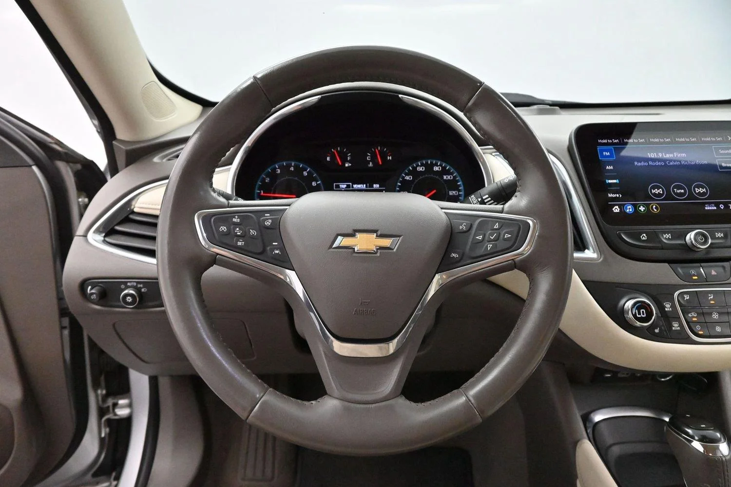 Used 2020 Silver Ice Metallic Chevrolet LT image 15