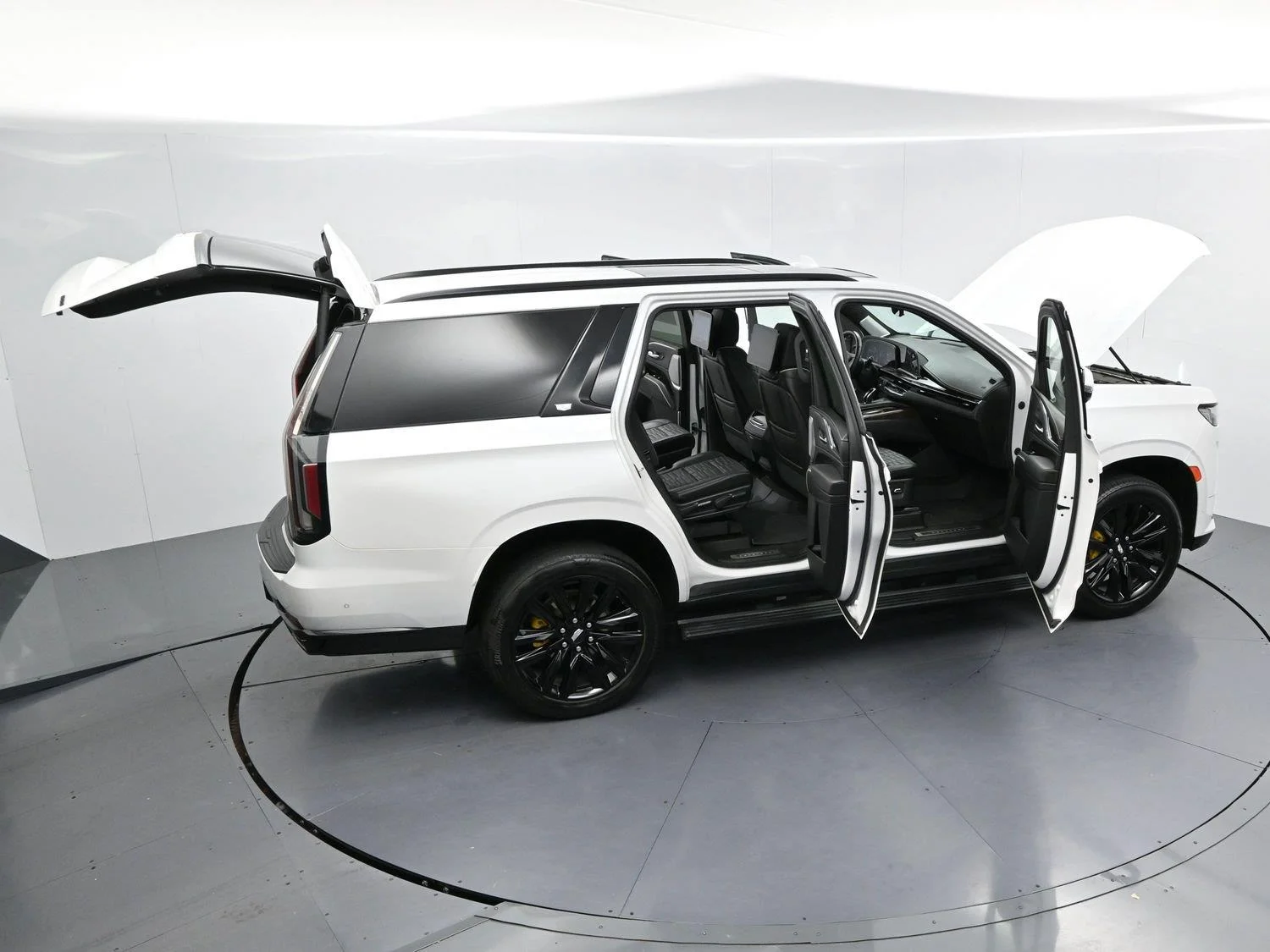 Used 2021 CRYSTAL WHITE TRICOAT Cadillac Sport Platinum image 50