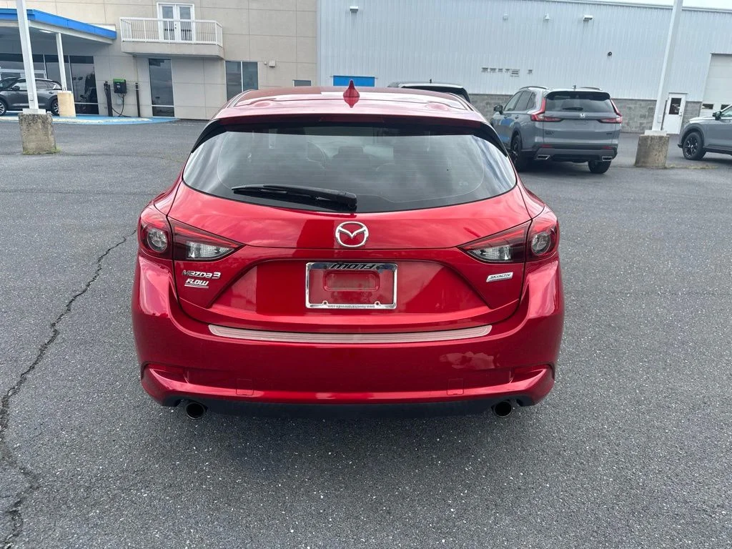 Used 2018 Red Metallic Mazda Grand Touring image 10