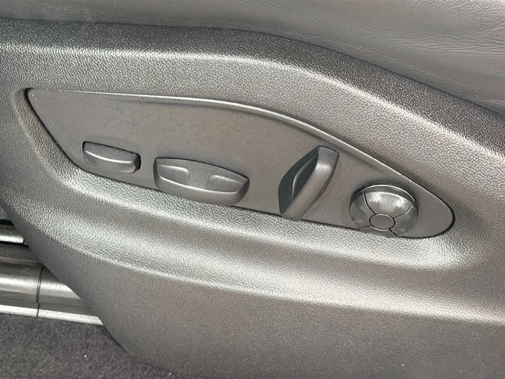 2025 Porsche Cayenne Turbo E-Hybrid - Photo 27