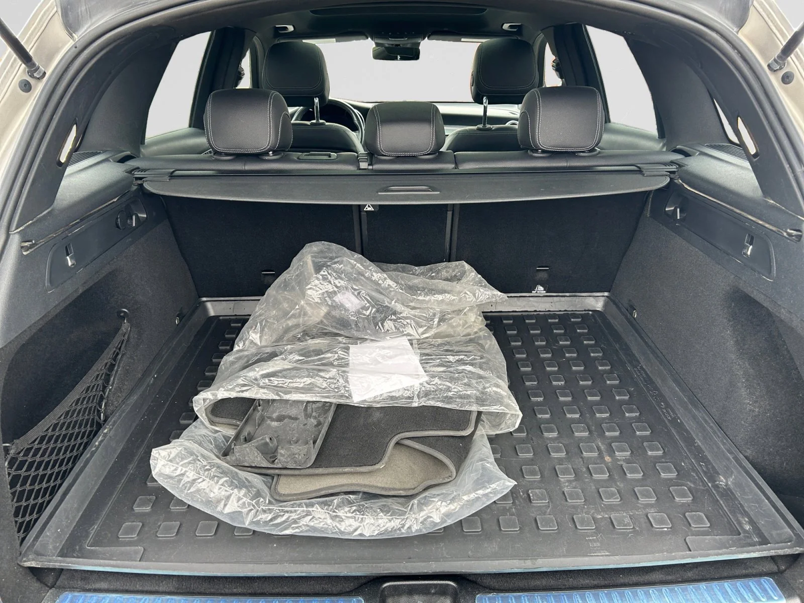 Used 2022 Gray Mercedes-Benz 4DR GLC 300 4MAT image 10
