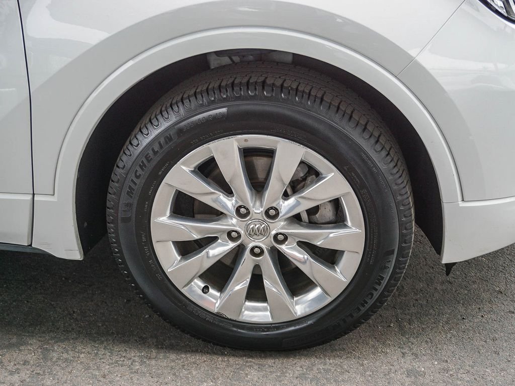 Used 2017 White Buick Essence image 10