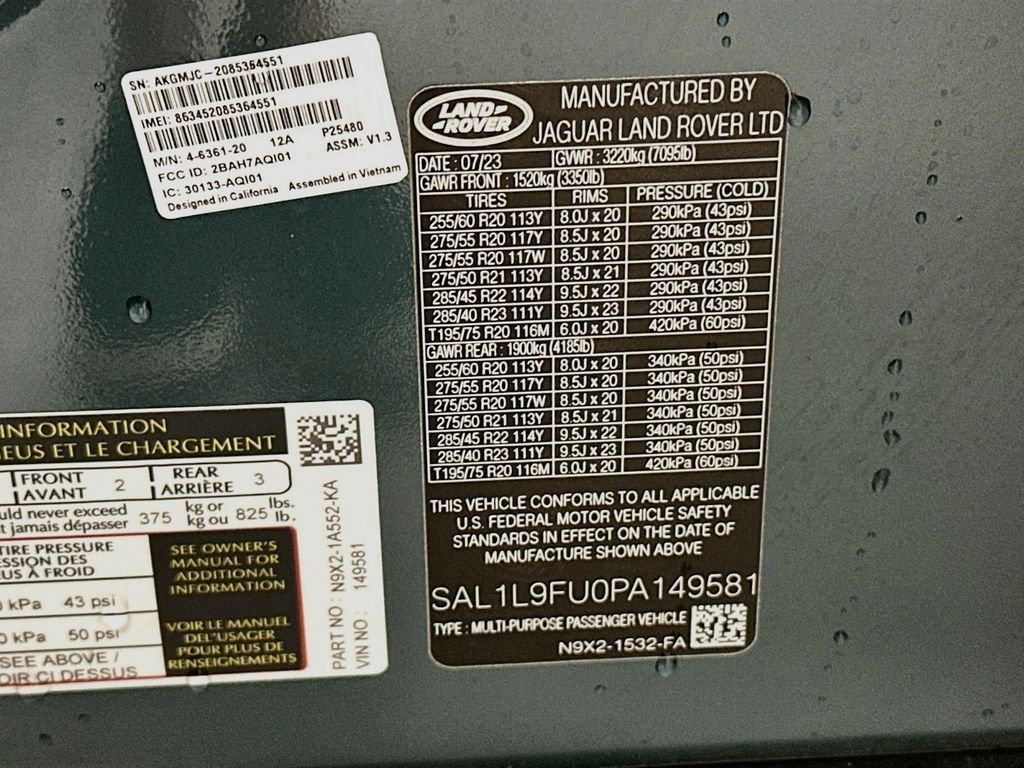 Used 2023 Giola Green Metallic Land Rover SE Dynamic image 35
