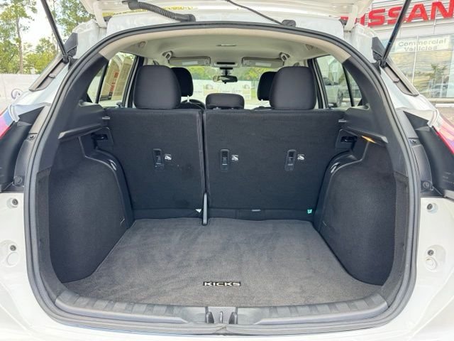 Used 2023 White Nissan SV image 38