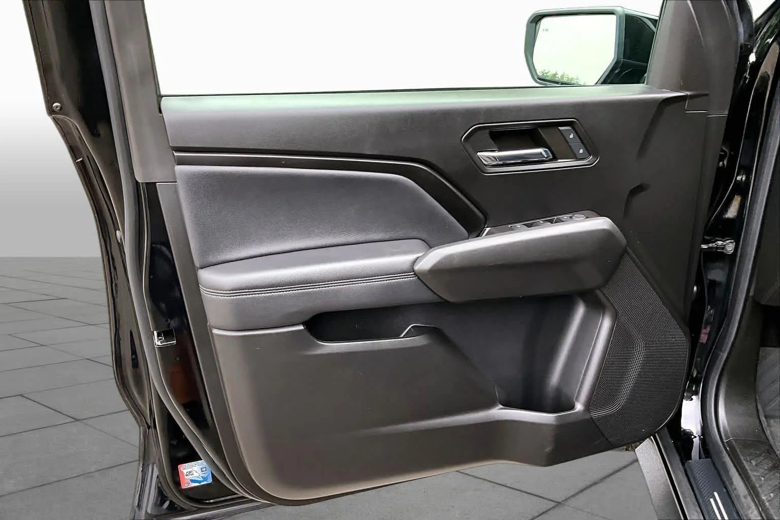 Used 2024 Onyx Black GMC 4WD Elevation image 20
