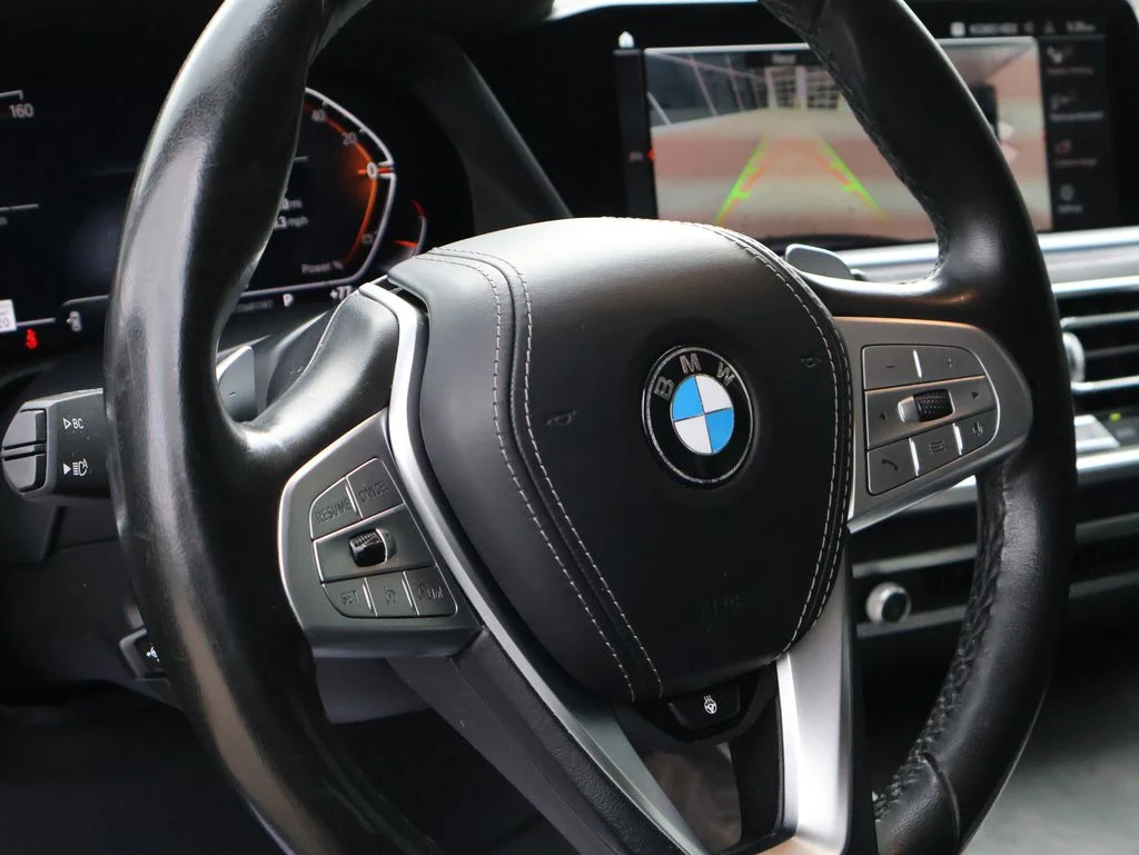 Used 2021 Black BMW xDrive40i image 44