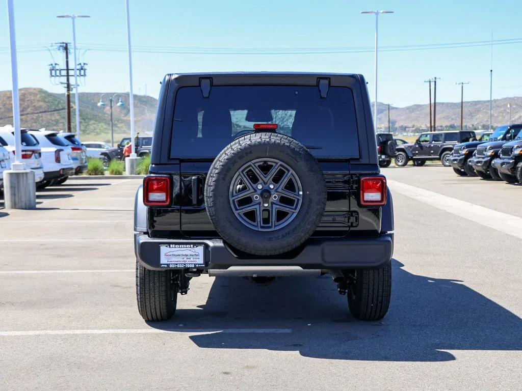 New 2026 Black Clear-Coat Exterior Paint Jeep Sport S image 4