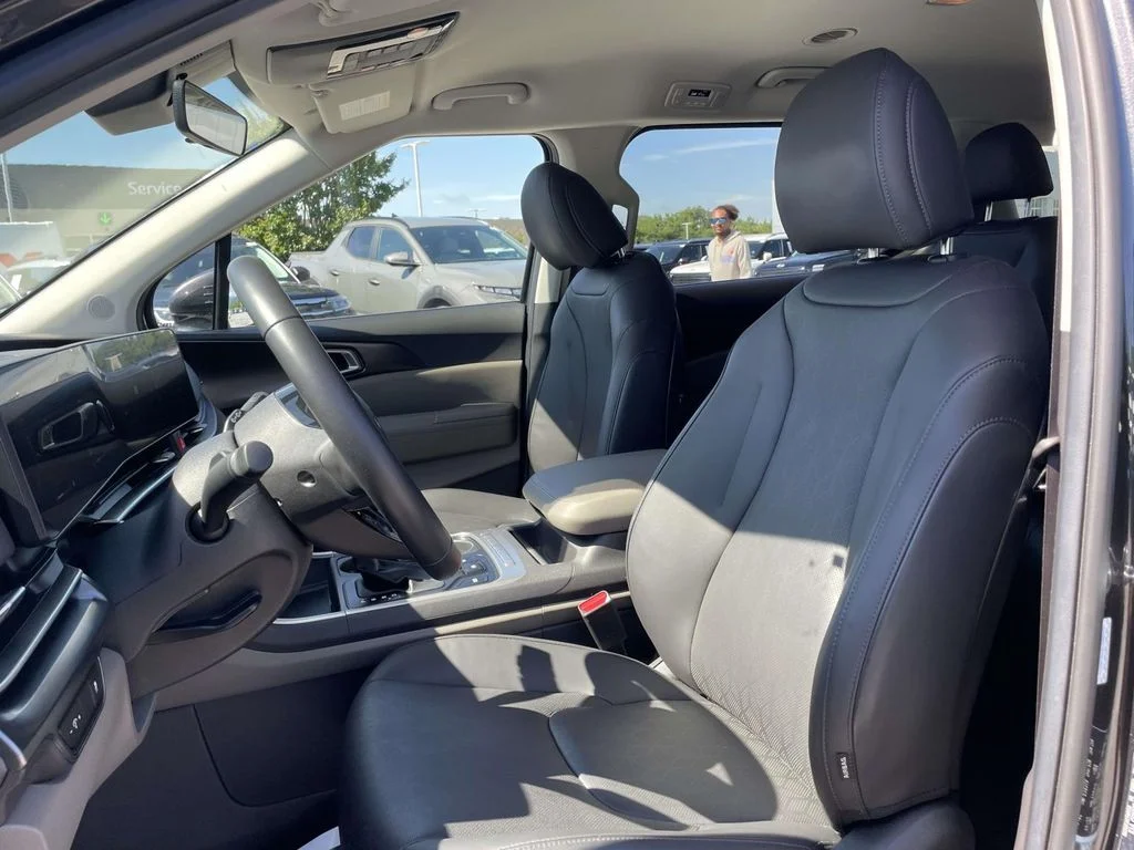2026 Kia Carnival LXS - Photo 9