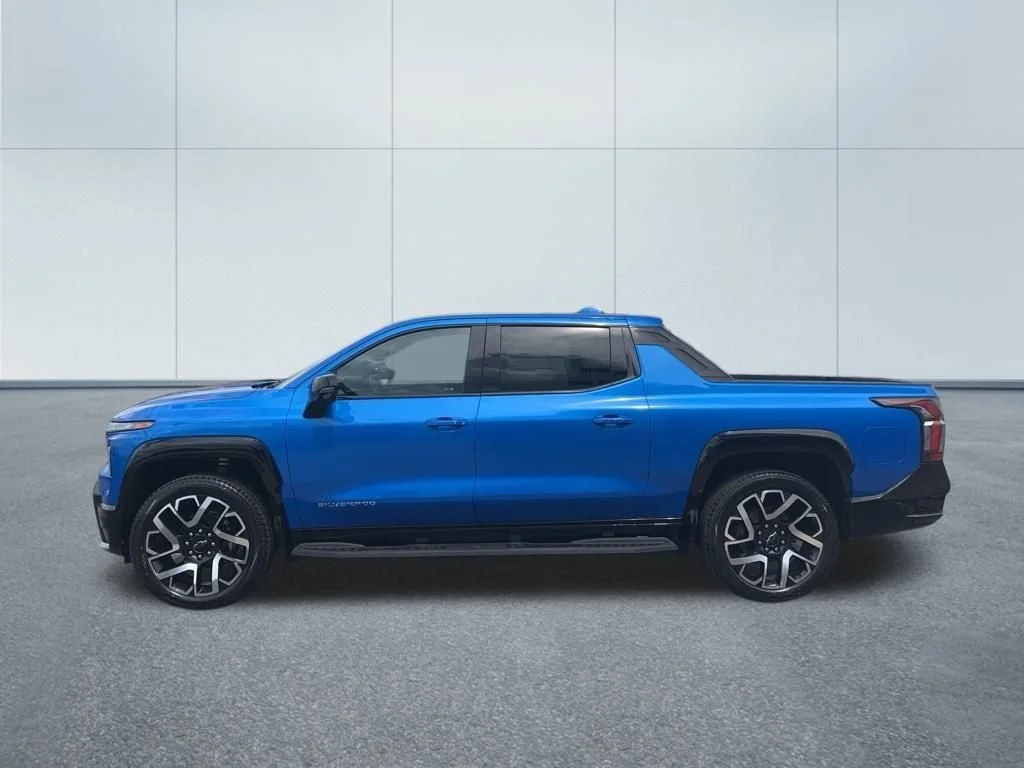 2025 Chevrolet Silverado EV RST - Photo 9