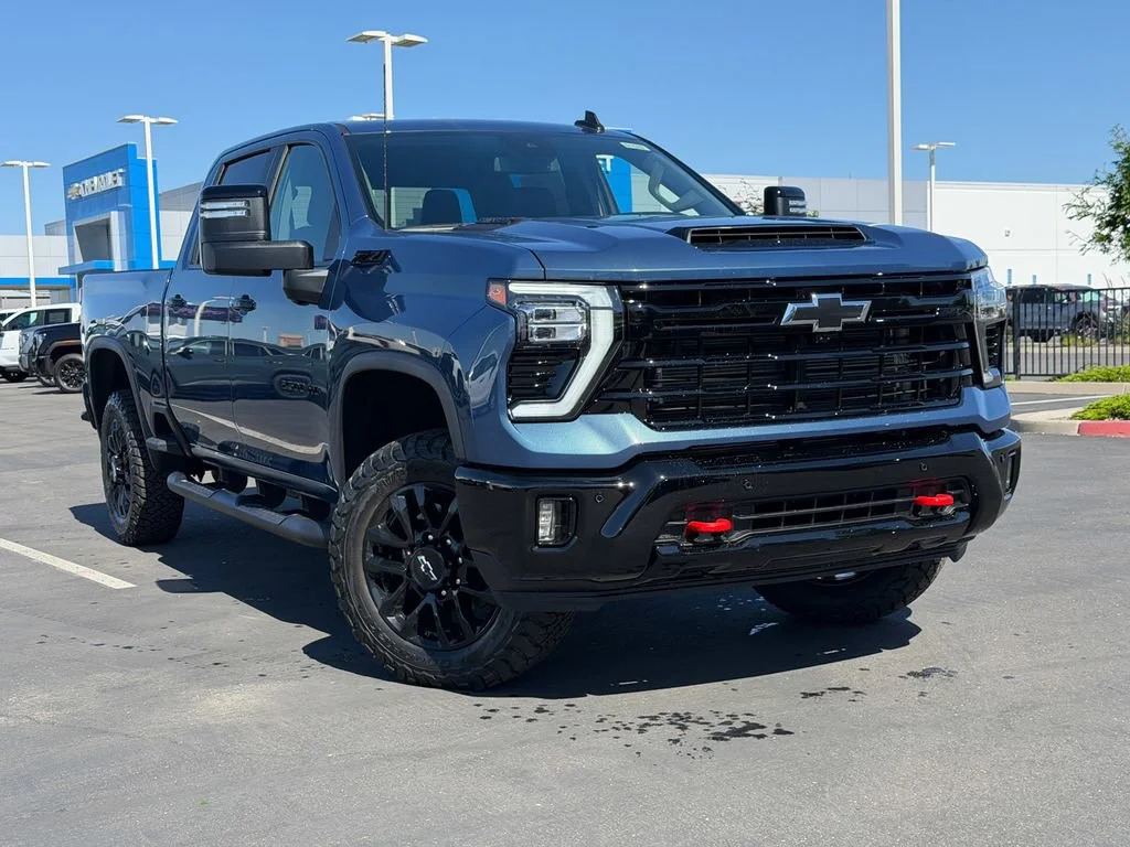 2026 Chevrolet Silverado HD LT 4WD Crew Cab Standard Box's photo