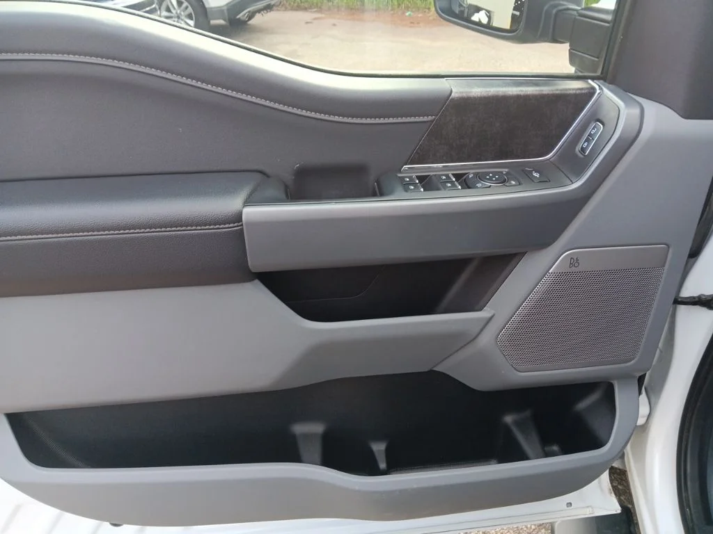 Used 2024 Oxford White Ford XLT image 15