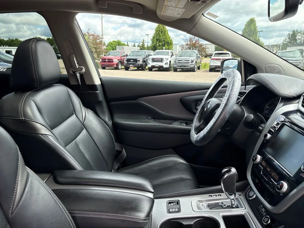 Used 2020 Cayenne Red Metallic Nissan SL image 34