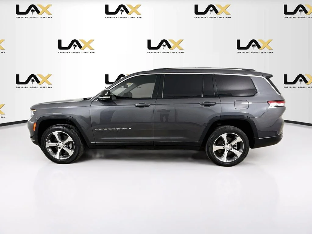 Used 2023 Gray Jeep Limited image 4