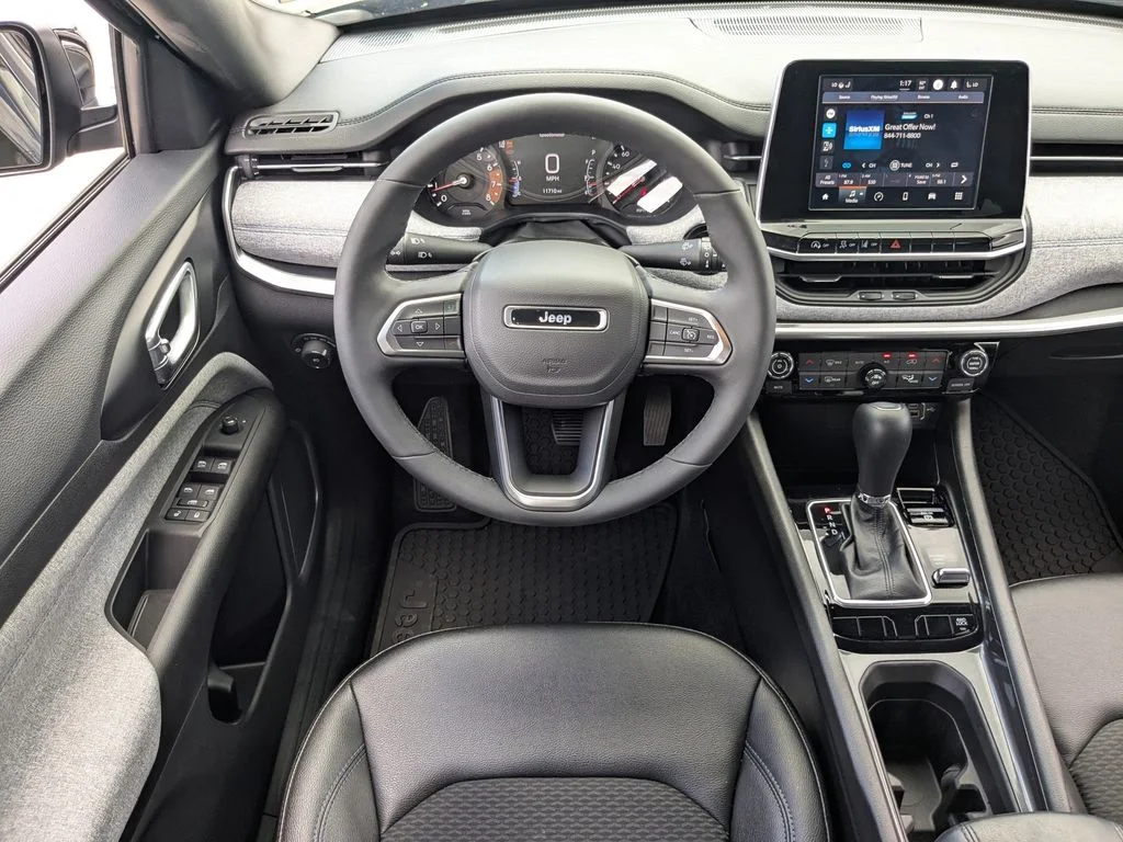Used 2025 Black Jeep Latitude image 17