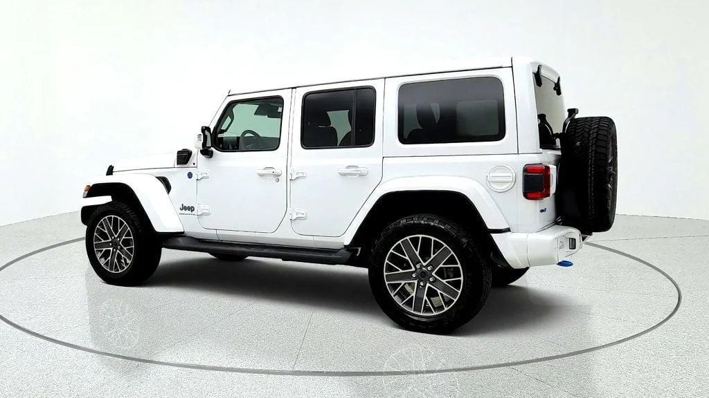 Used 2024 Bright White Clearcoat Jeep High Altitude 4x4 image 7