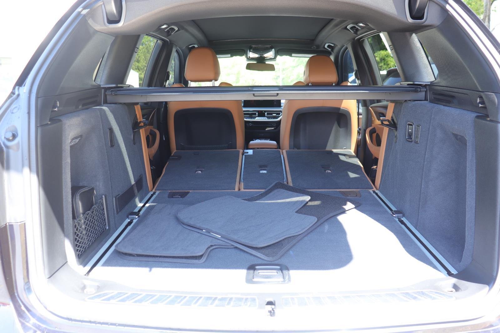 Used 2022 Carbon Black Metallic BMW xDrive30i image 16