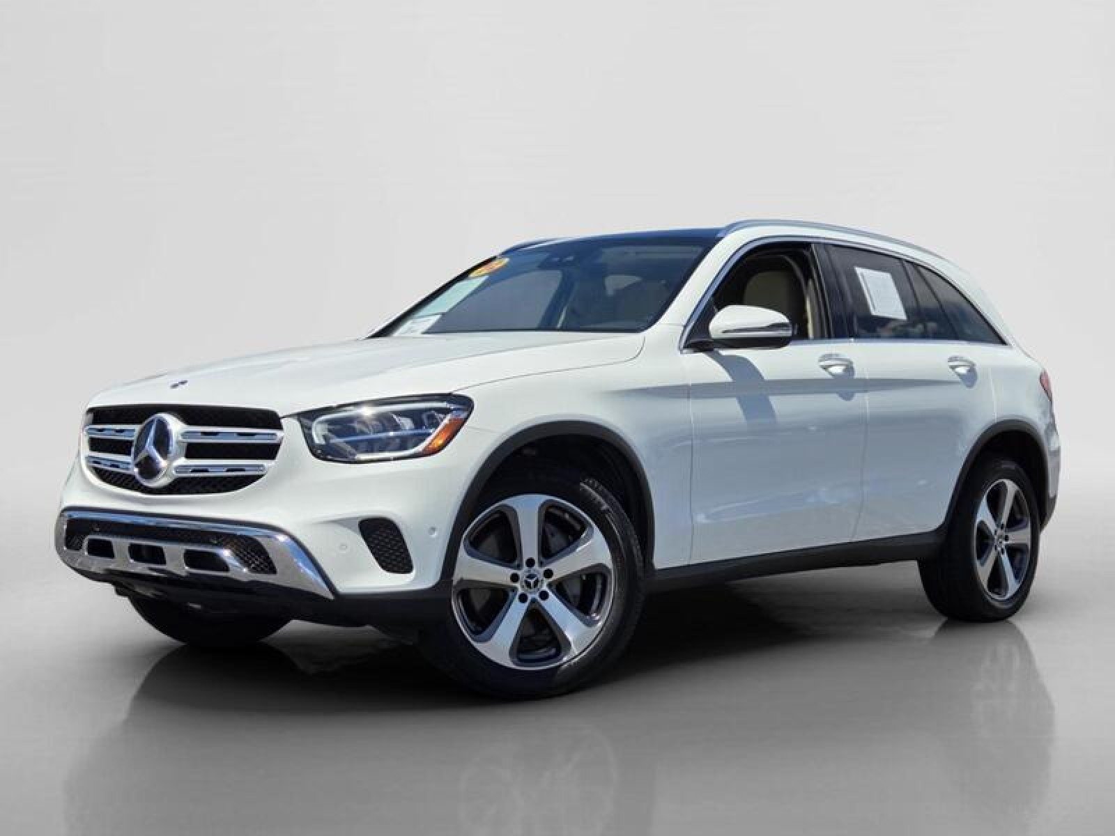 2022 Mercedes-Benz GLC GLC 300's photo