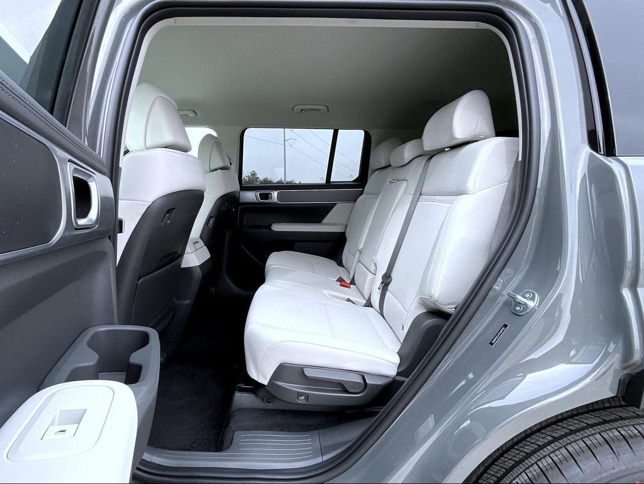 New 2026 Gray Hyundai SE image 22