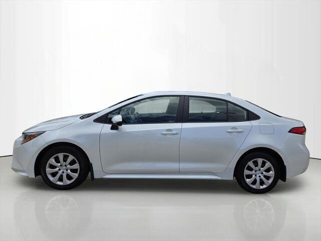 Used 2026 Wind Chill Pearl Toyota LE image 2