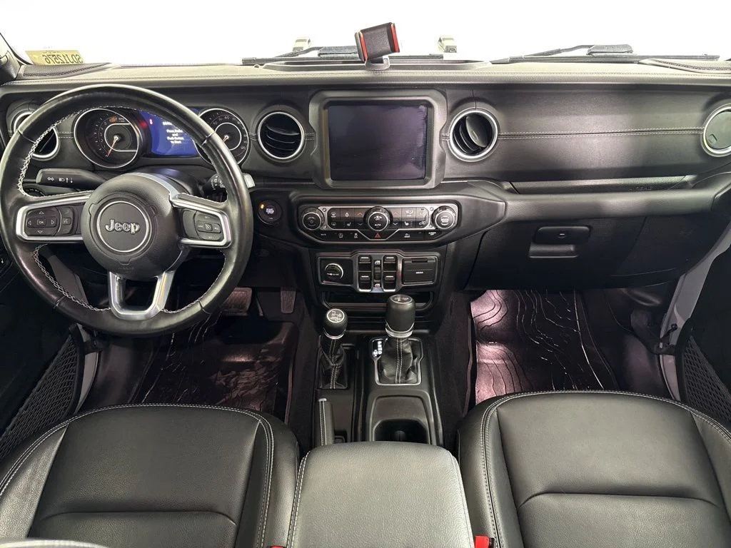Used 2022 Silver Zynith Clearcoat Jeep Unlimited Sahara image 13