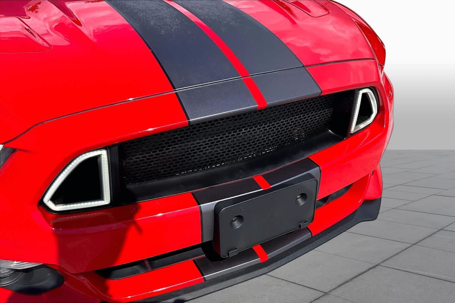 Used 2017 Race Red Ford GT Premium image 29