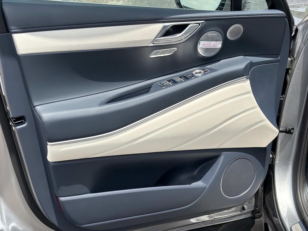 New 2026 Silver Genesis 3.5T Prestige image 17