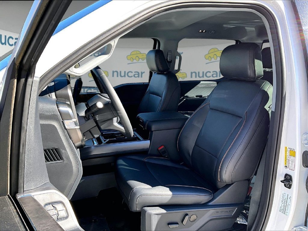 New 2027 Oxford White Ford Lariat image 10